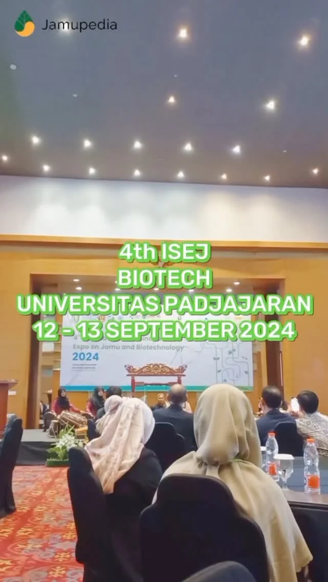 Fakultas Farmasi Universitas Padjajaran mengadakan seminar ISEJ (International Seminar and Expo on Jamu and Biotechnology) yang ke-4 pada tangga 12-13 November 2024 di Savoy Homann Hotel Bandung, menghadirkan Keynote Speaker para profesor dari dalam dan luar negeri di bidang kefarmasian dan bioteknologi. Seminar ini dihadiri oleh para akademisi disiplin ilmu farmasi maupun bioteknologi dari berbagai universitas di Indonesia. Seminar ISEJ tahun ini mengambil tema "Tren Kesehatan dan Kecantikan: Memanfaatkan Kekuatan Produk Alami”.